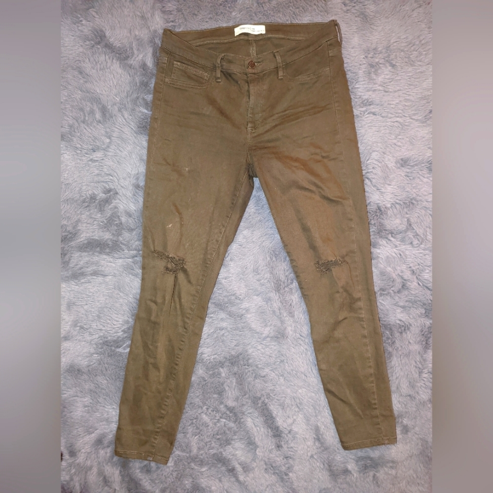 Gap ripped ankle jeans